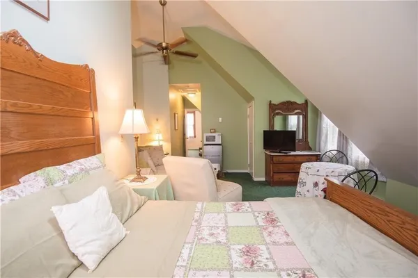 $1,350 | 54 Malbone Road, Unit 1, Newport, RI 02840