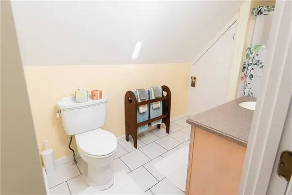 $1,350 | 54 Malbone Road, Unit 1, Newport, RI 02840