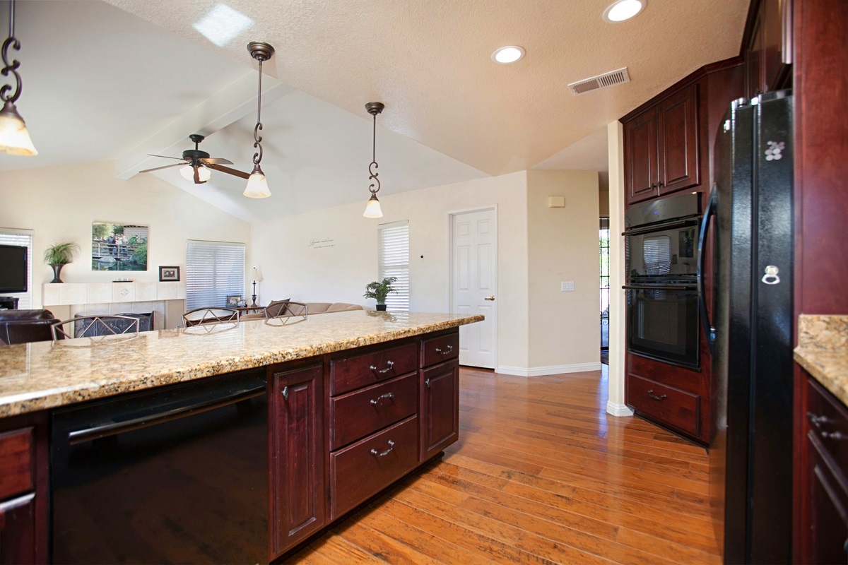 13301 Jonathan Park Lane Poway, CA 92064 - Photo 11 of 25