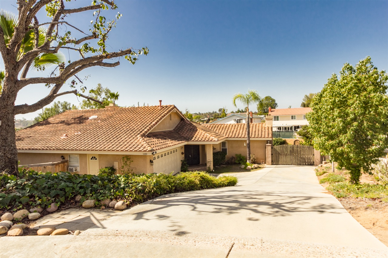 13301 Jonathan Park Lane Poway, CA 92064 - Photo 3 of 25