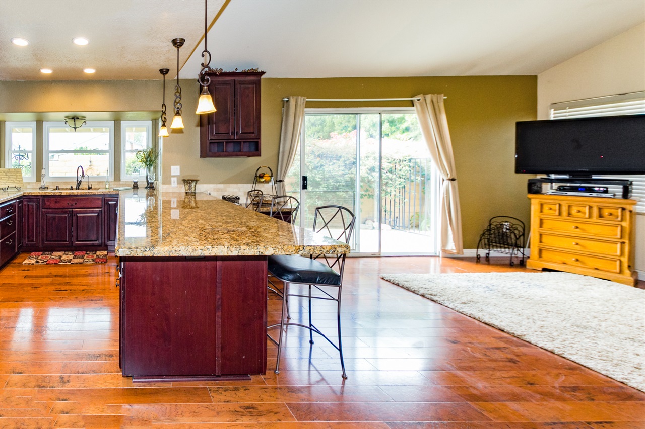 13301 Jonathan Park Lane Poway, CA 92064 - Photo 9 of 25