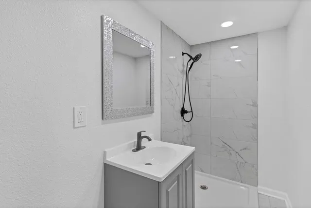 $245,000 | 1223 West 32nd Street, Independence, MO 64055