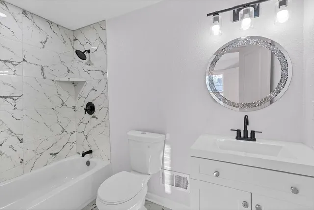 $245,000 | 1223 West 32nd Street, Independence, MO 64055