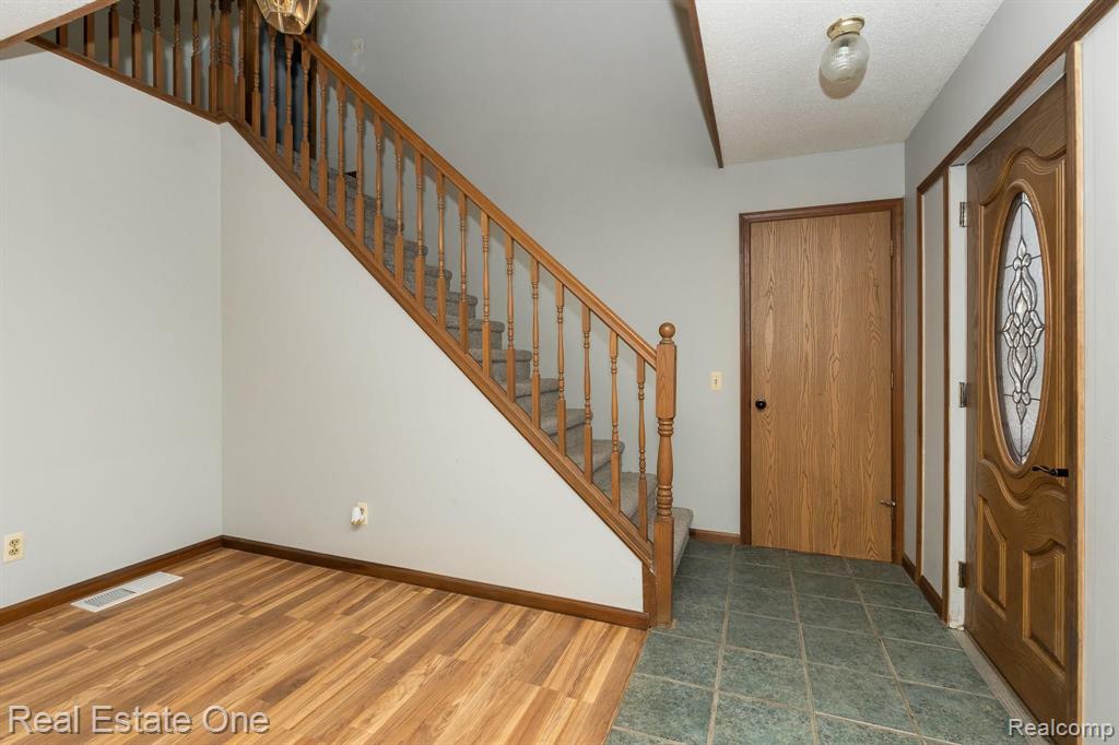 8981 Folkert Road Algonac, MI 48001 - Photo 4 of 43 Gallery Image 4