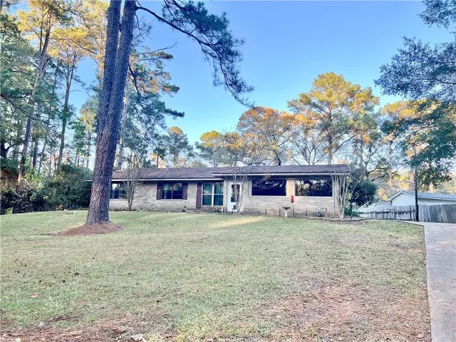 $229,000 | 308 Iris Park Drive, Pineville, LA 71360