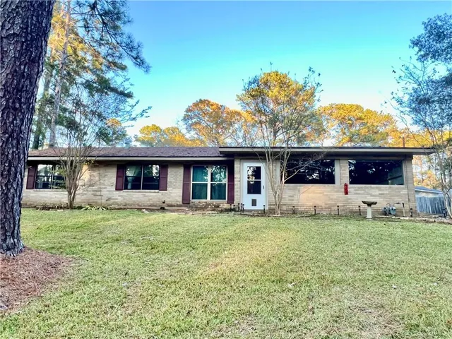 $229,000 | 308 Iris Park Drive, Pineville, LA 71360