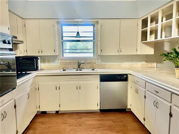 $229,000 | 308 Iris Park Drive, Pineville, LA 71360