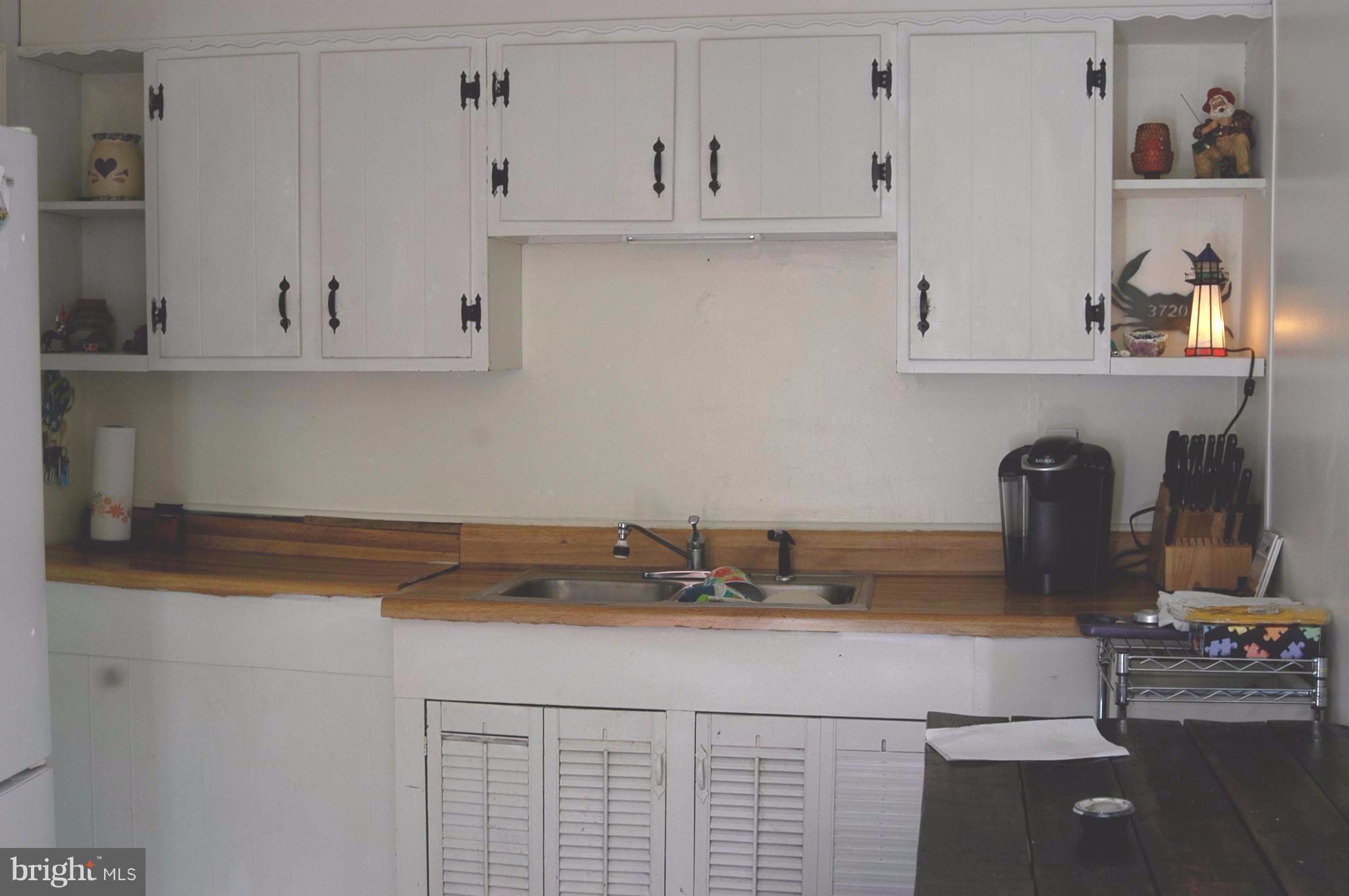 3720 2nd Avenue Edgewater, MD 21037 - Photo 2 of 30 Kitchen