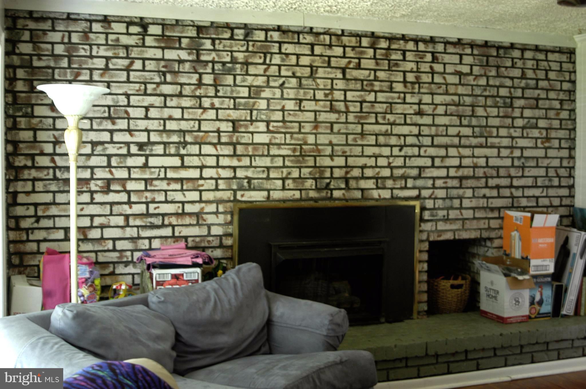 3720 2nd Avenue Edgewater, MD 21037 - Photo 5 of 30 Living Room