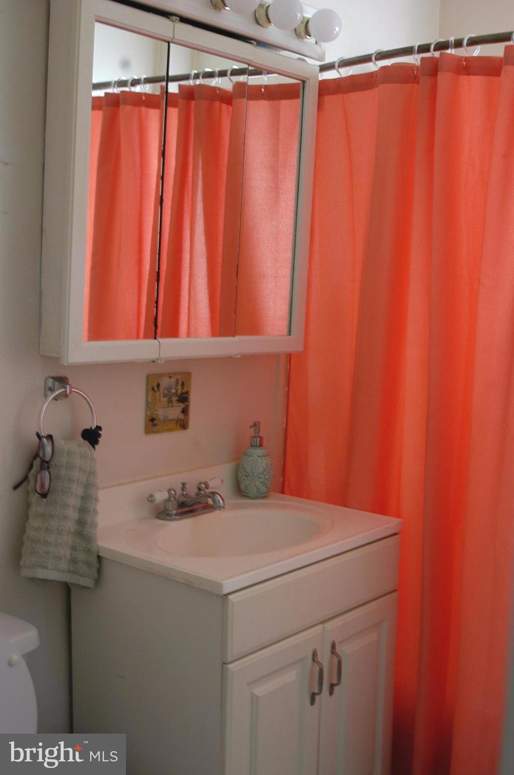 3720 2nd Avenue Edgewater, MD 21037 - Photo 10 of 30 Bath