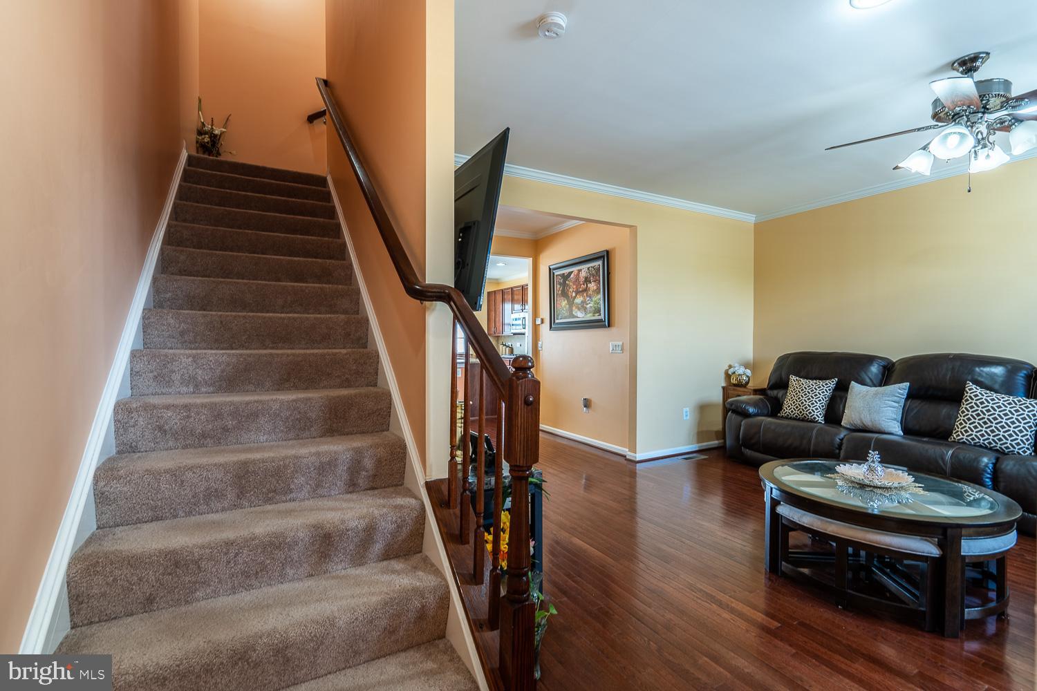 25676 Pleasant Valley Road Chantilly, VA 20152 - Photo 12 of 36 Stairs