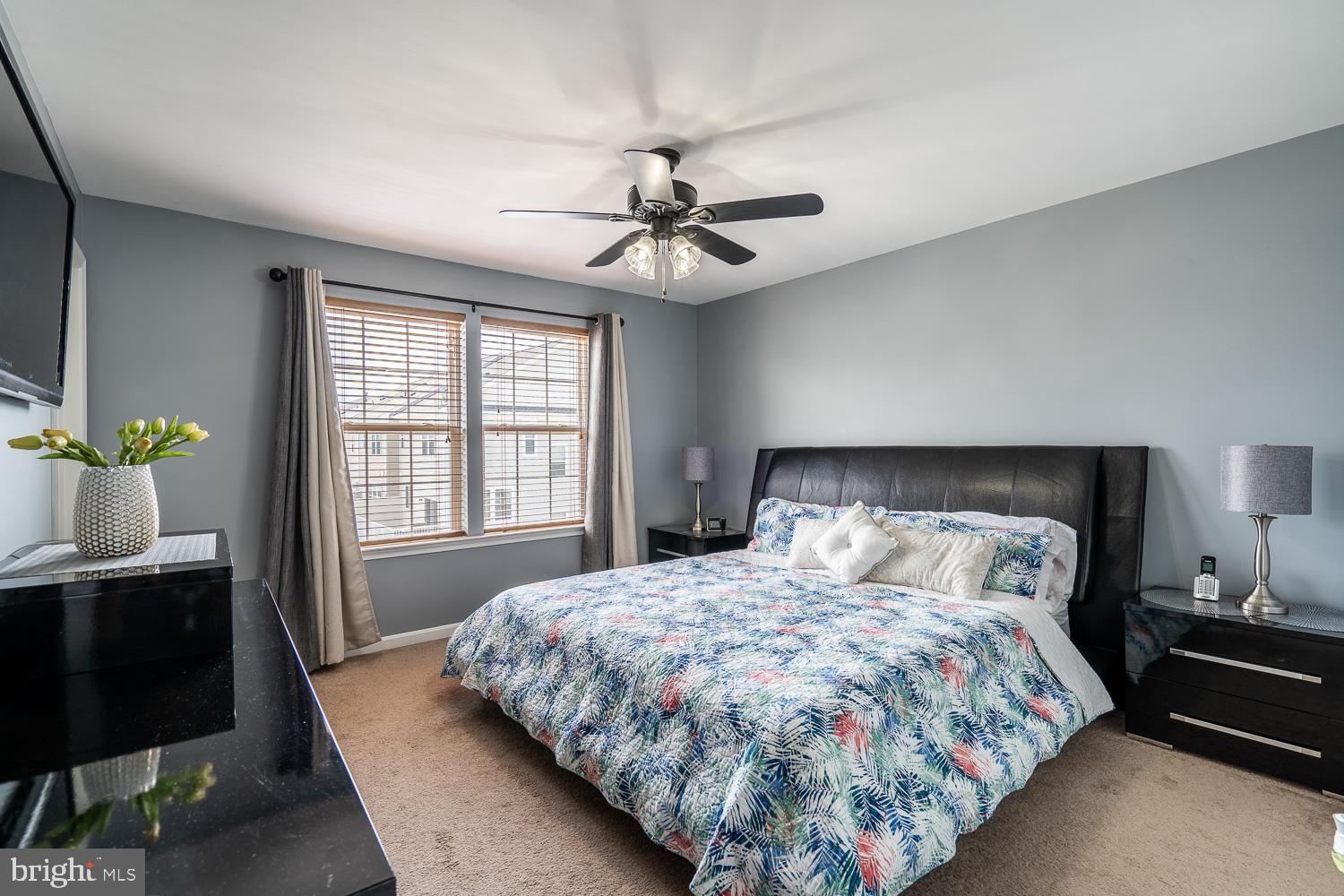 25676 Pleasant Valley Road Chantilly, VA 20152 - Photo 14 of 36 Master Bed Room