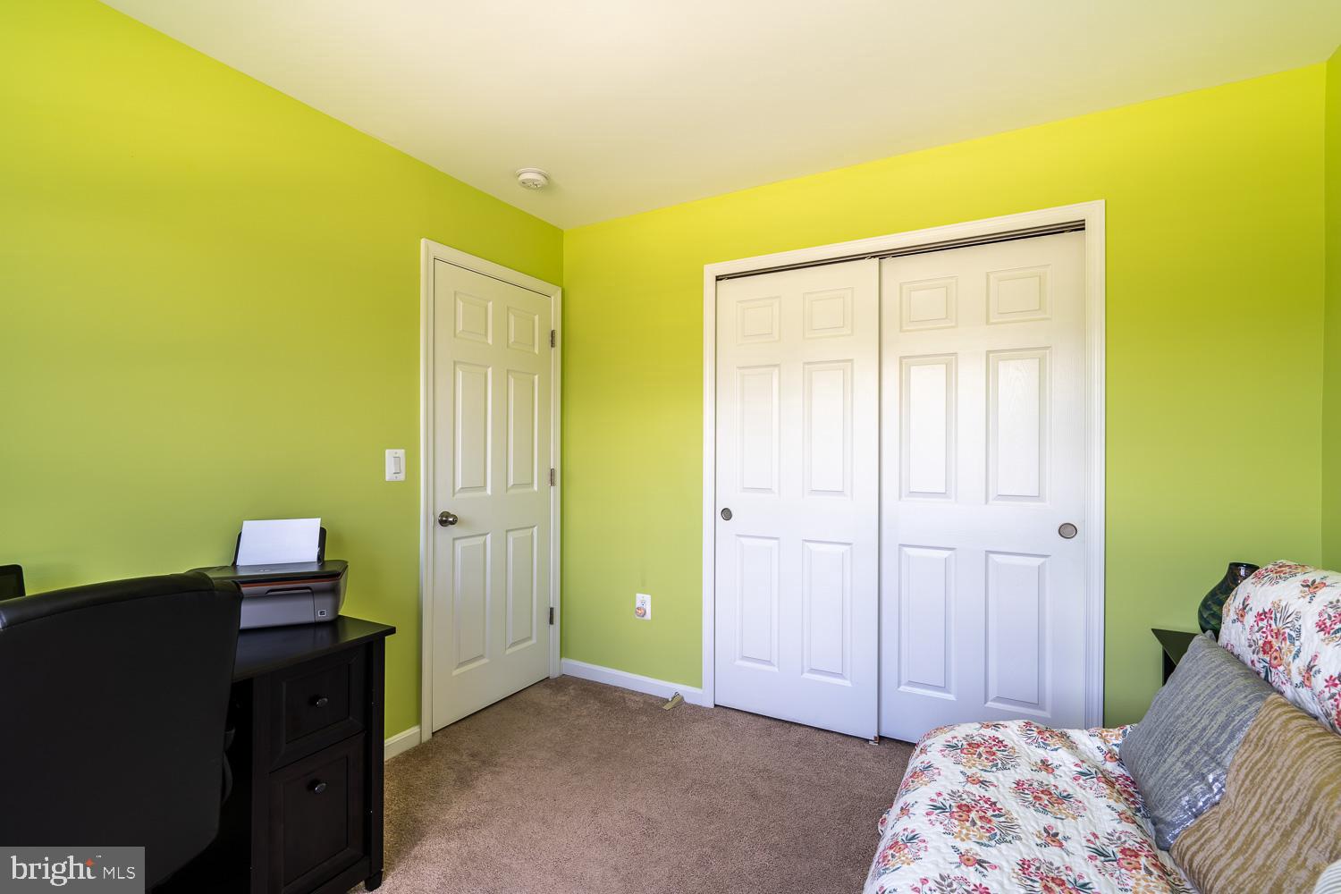 25676 Pleasant Valley Road Chantilly, VA 20152 - Photo 27 of 36 Lower Bed Room