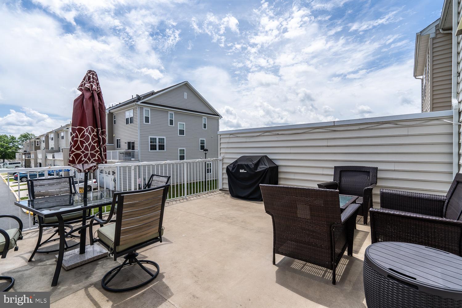 25676 Pleasant Valley Road Chantilly, VA 20152 - Photo 29 of 36 Deck