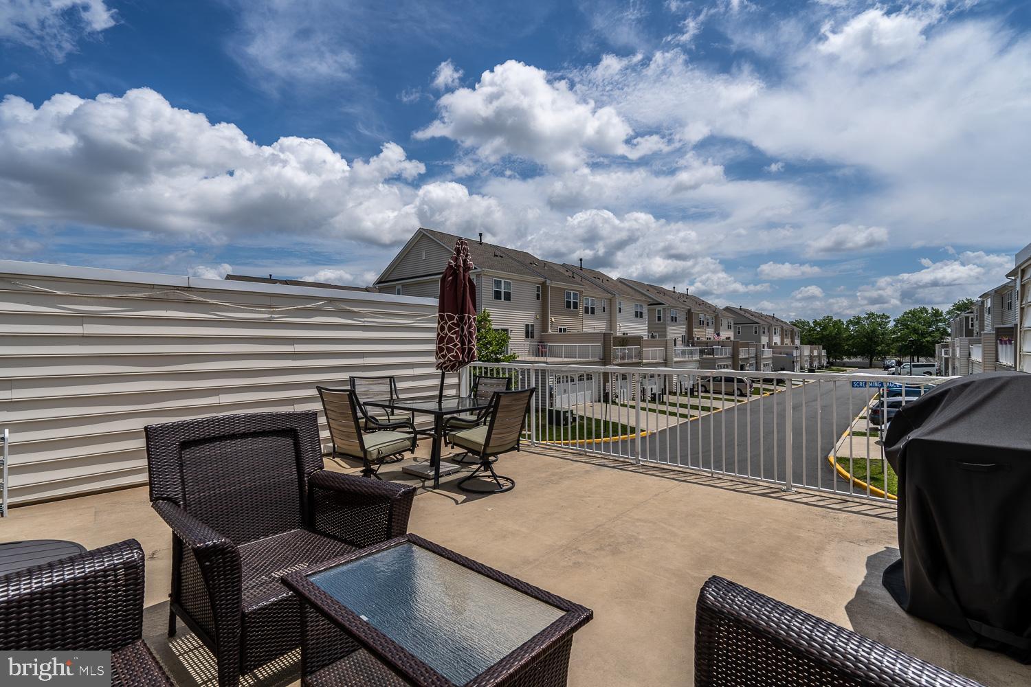 25676 Pleasant Valley Road Chantilly, VA 20152 - Photo 32 of 36 Deck