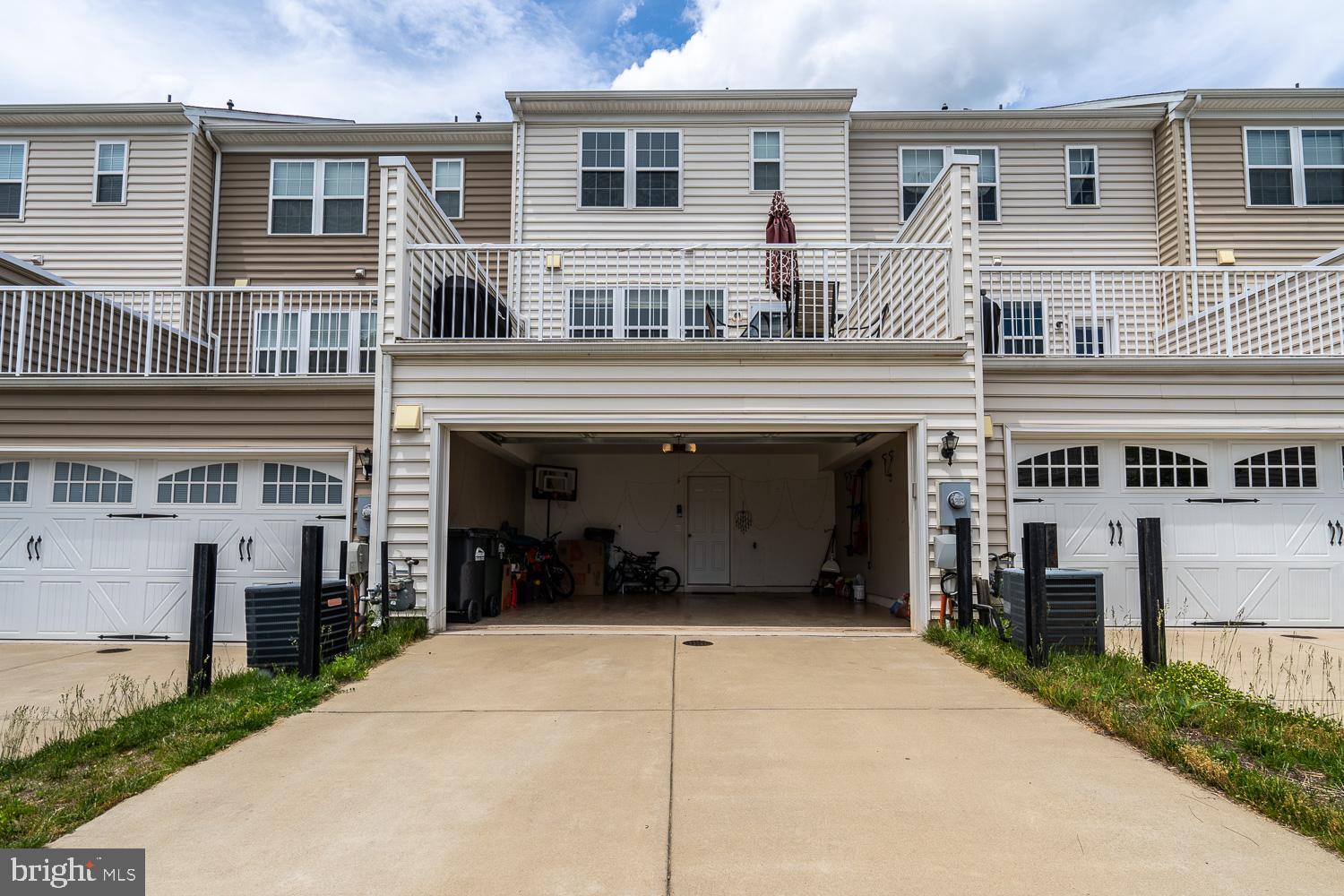 25676 Pleasant Valley Road Chantilly, VA 20152 - Photo 36 of 36 Rear Entry Garage
