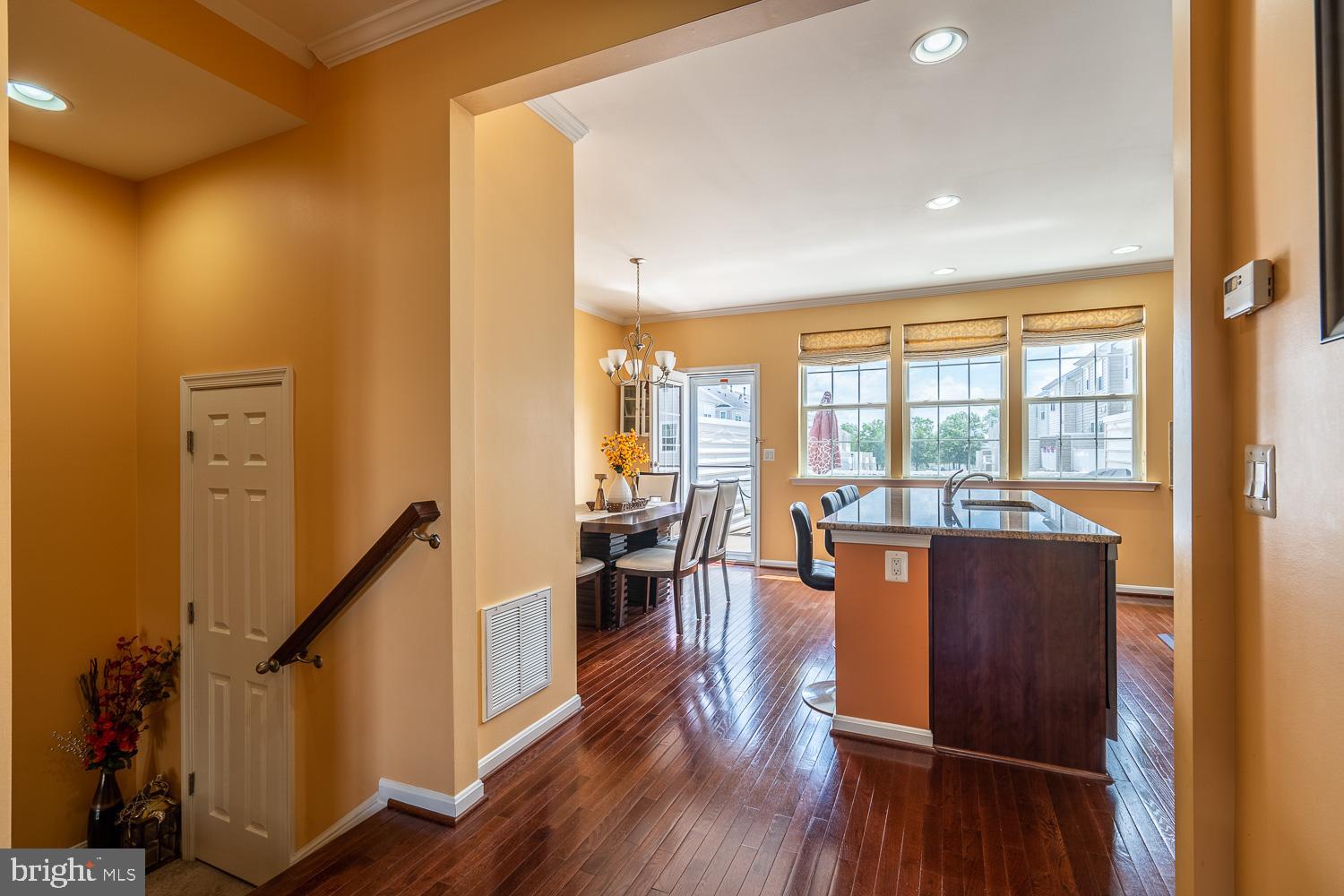 25676 Pleasant Valley Road Chantilly, VA 20152 - Photo 5 of 36 Kitchen