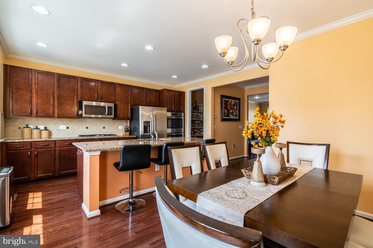 25676 Pleasant Valley Road Chantilly, VA 20152 - Photo 7 of 36 Dining Area
