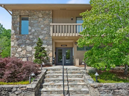 $435,000 | 1001 Red Oak Drive, Hendersonville, NC 28791