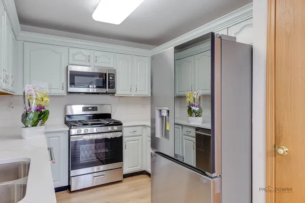 $425,000 | 2944 Oak Court, Unit 2944, Schaumburg, IL 60193