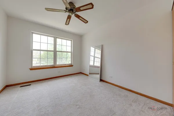 $425,000 | 2944 Oak Court, Unit 2944, Schaumburg, IL 60193