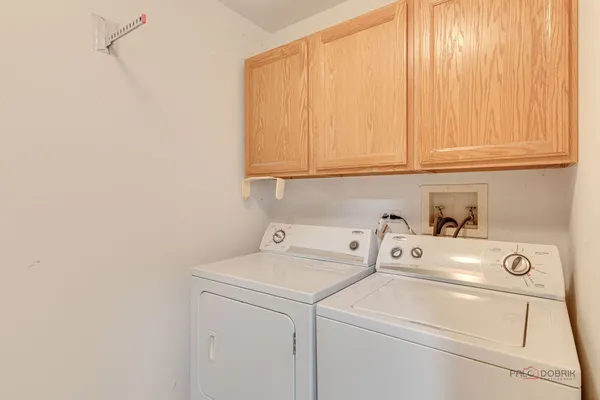 $425,000 | 2944 Oak Court, Unit 2944, Schaumburg, IL 60193