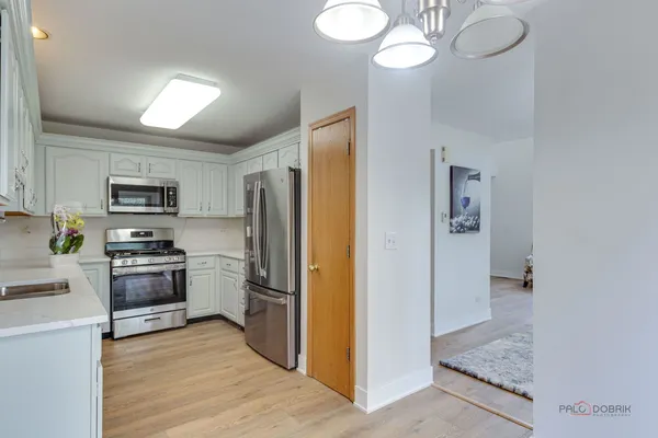 $425,000 | 2944 Oak Court, Unit 2944, Schaumburg, IL 60193