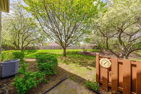 $425,000 | 2944 Oak Court, Unit 2944, Schaumburg, IL 60193