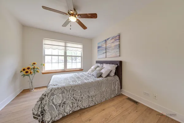 $425,000 | 2944 Oak Court, Unit 2944, Schaumburg, IL 60193