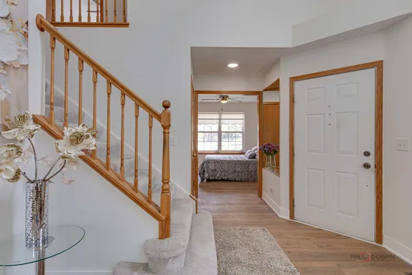 $425,000 | 2944 Oak Court, Unit 2944, Schaumburg, IL 60193