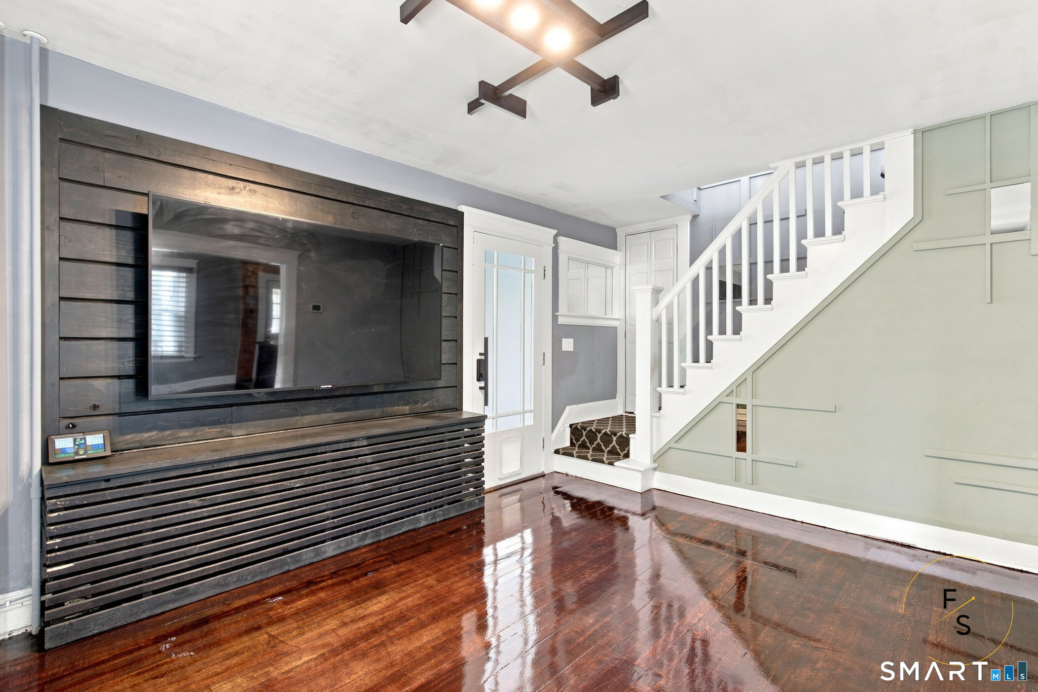 315 Frost Road Waterbury, CT 06705 - Photo 7 of 29 Gallery Image 7