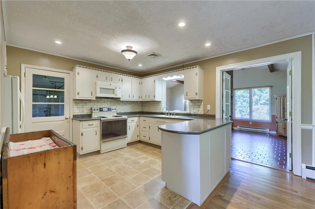 Coldsprings Rd Union Pottstown, PA 19465 - Photo 45 of 71 A well-equipped kitchen features ample cabinet storage and a functional layout.