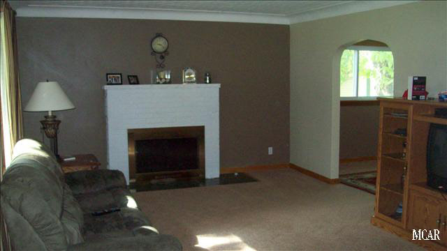 7023 Douglas Road Lambertville, MI 48144 - Photo 5 of 17 20011036-4.JPG