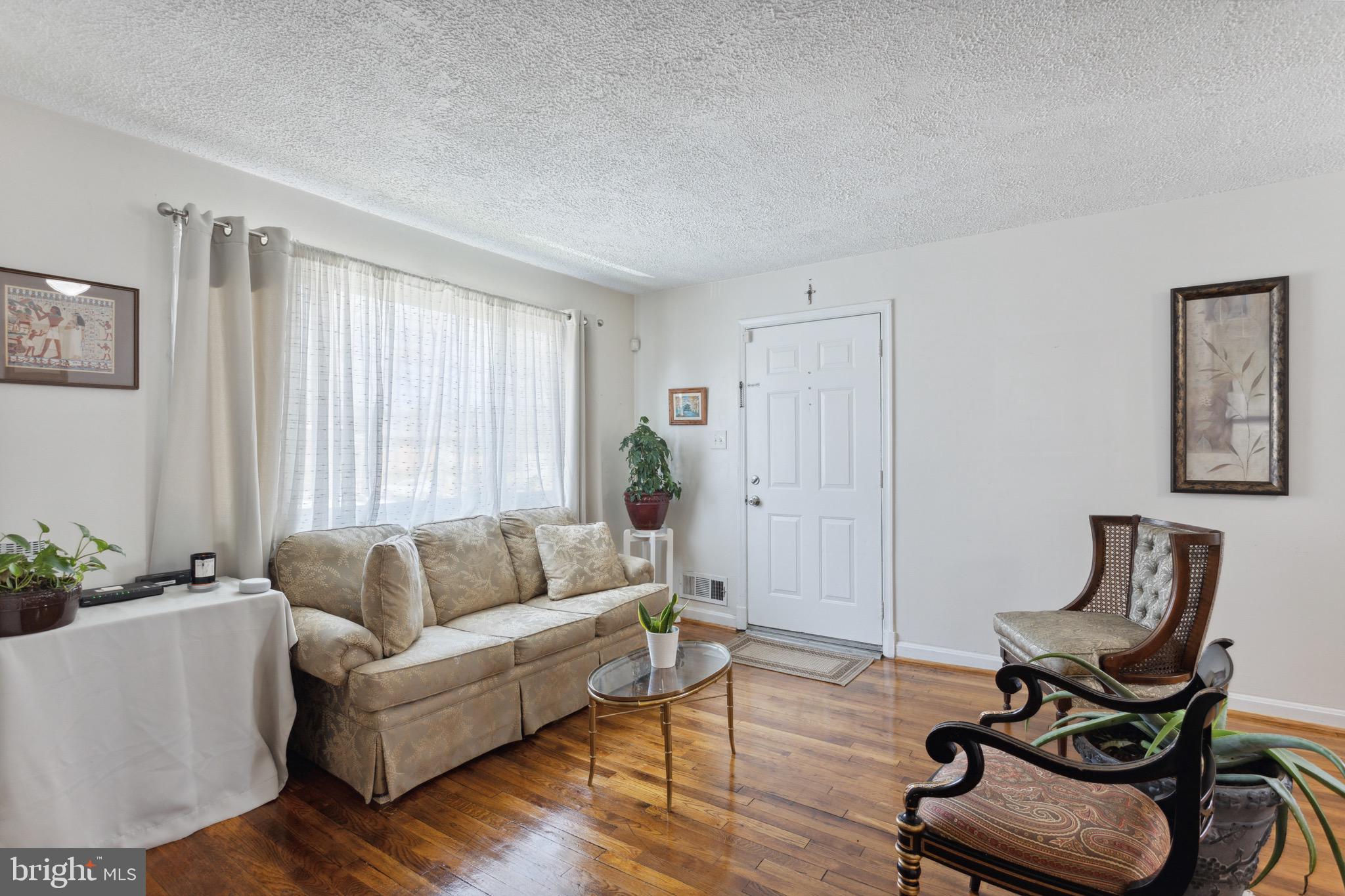 8433 12th Avenue Silver Spring, MD 20903 - Photo 3 of 39 Gallery Image 3