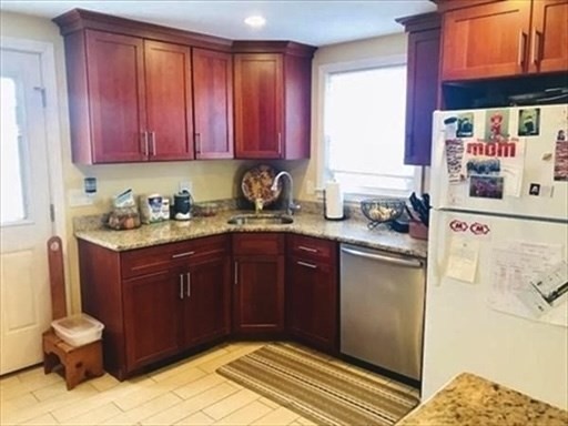 116 Upton Road Waltham, MA 02452 - Photo 5 of 15