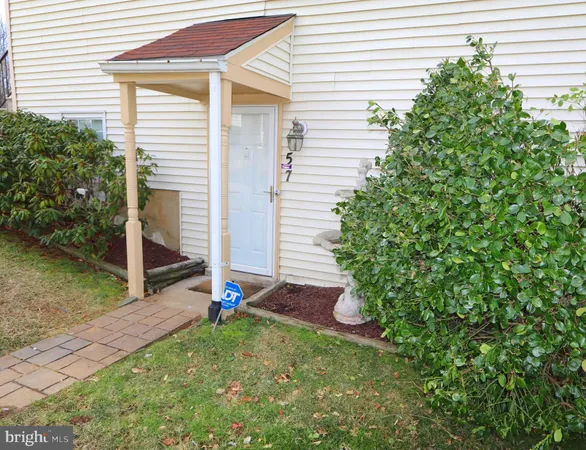$1,997 | 157 Azalea Court, Unit 211, Upper Marlboro, MD 20774