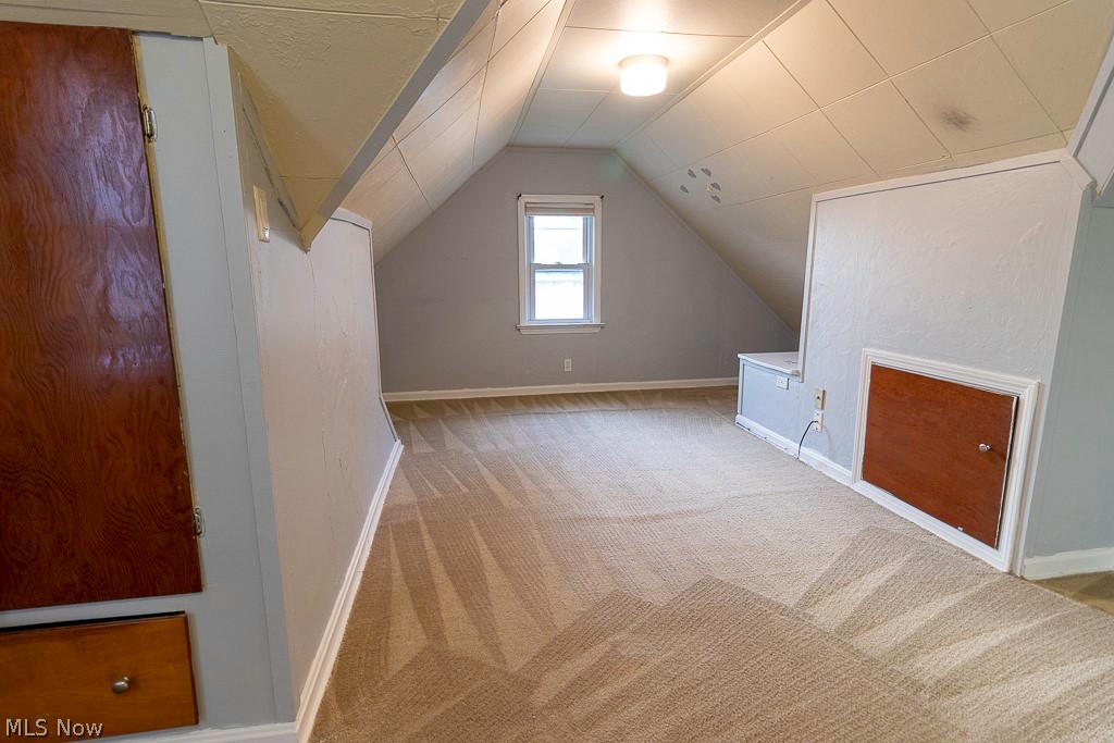 1382 Sunset Road Cleveland, OH 44124 - Photo 22 of 33