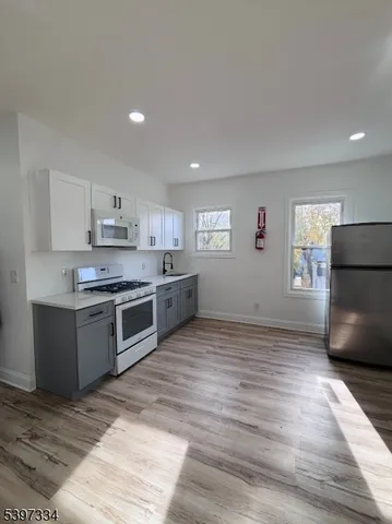$3,100 | 48 North York Street, Unit 2R, Paterson, NJ 07524