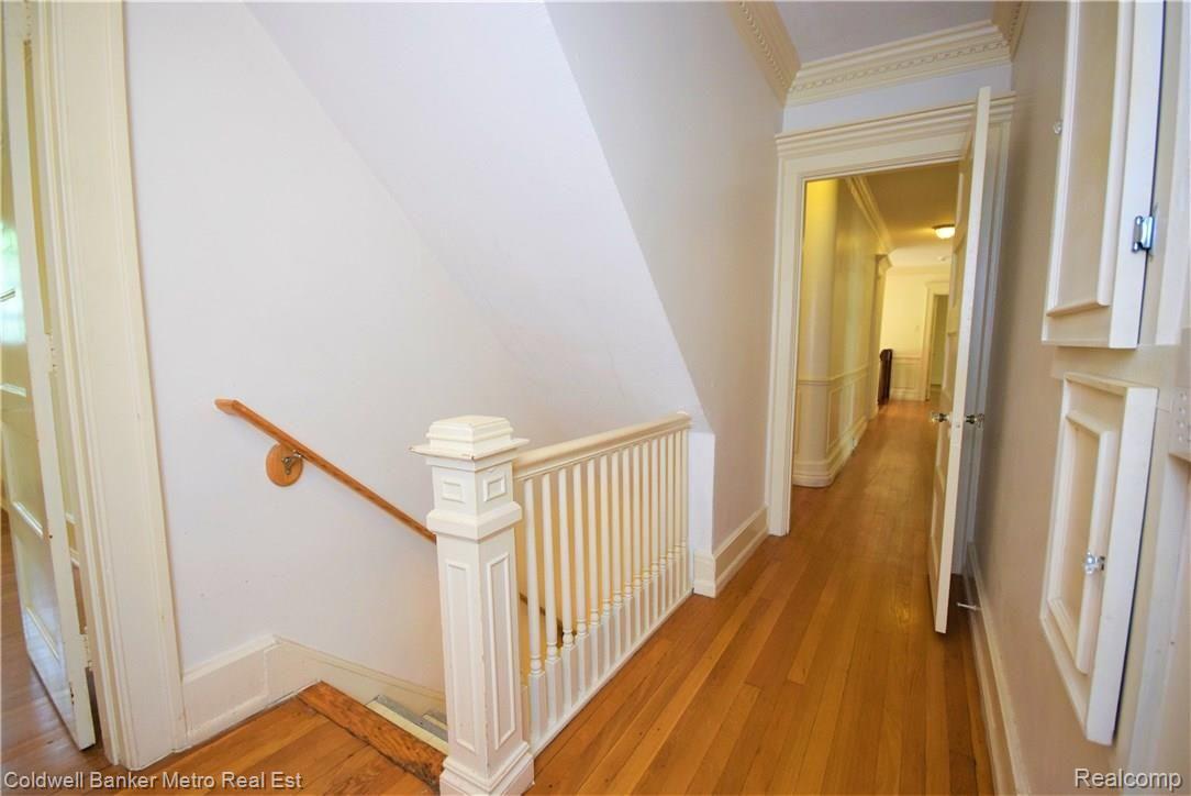 17731 Hamilton Road Highland Park, MI 48203 - Photo 42 of 68 Opposite hallway view