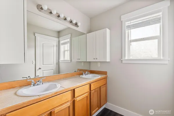 $565,000 | 11607 9th Drive Southeast, Everett, WA 98208