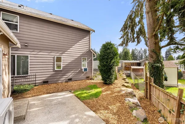 $565,000 | 11607 9th Drive Southeast, Everett, WA 98208