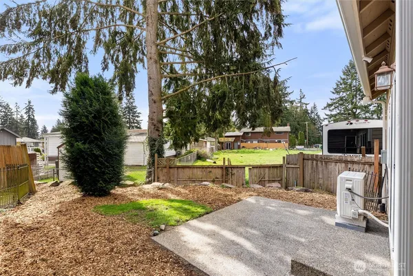 $565,000 | 11607 9th Drive Southeast, Everett, WA 98208