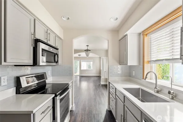 $565,000 | 11607 9th Drive Southeast, Everett, WA 98208