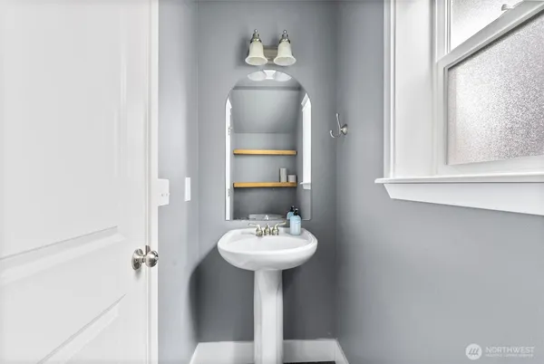 $565,000 | 11607 9th Drive Southeast, Everett, WA 98208