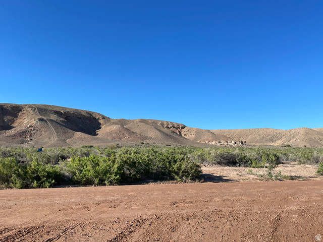 240 Horseshoe Bend Road Vernal, UT 84078 - Photo 4 of 41 Expansive desert landscape with natural scrub brush and distant rolling hills
