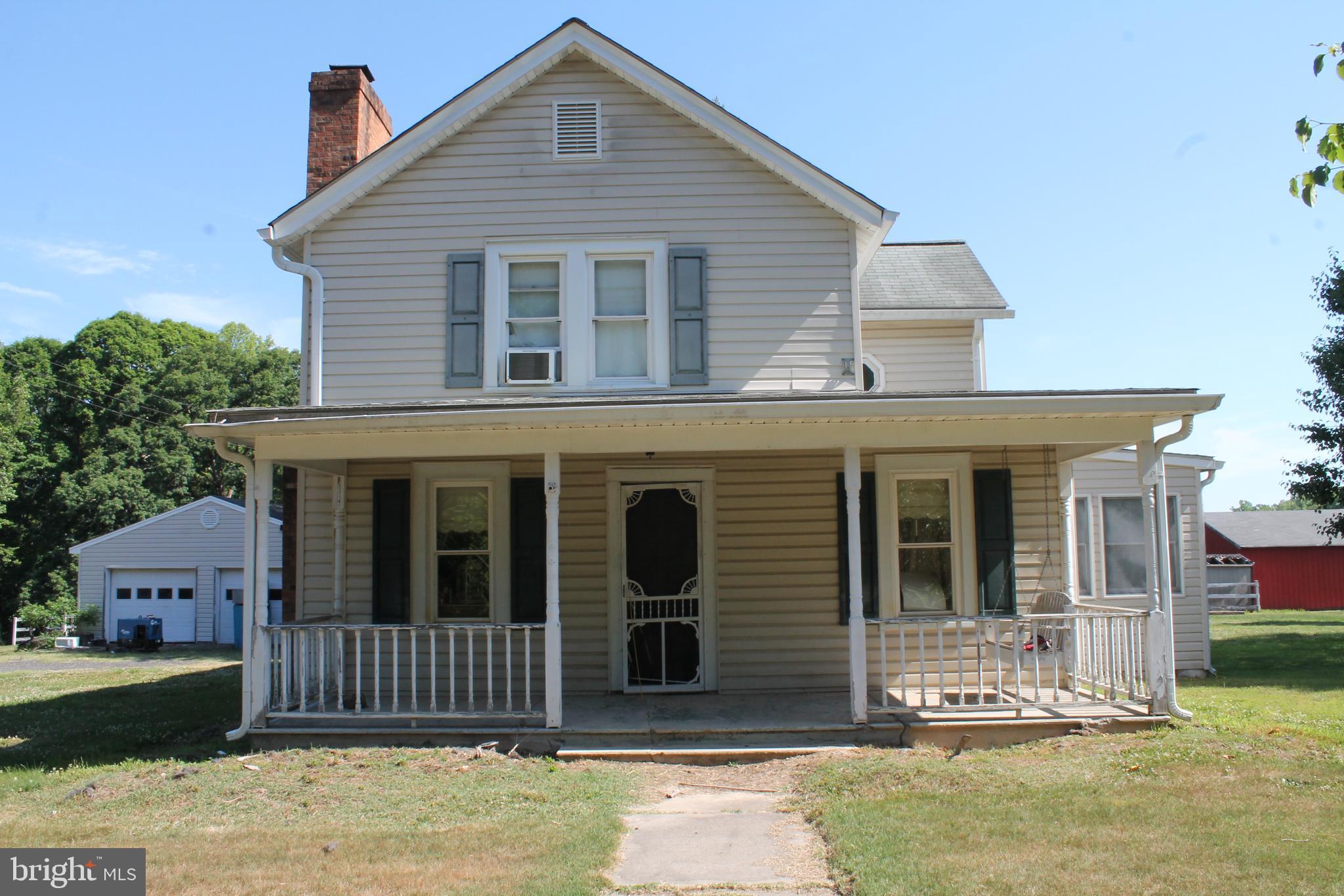 6031 Hickory Ridge Road Spotsylvania, VA 22551 - Photo 3 of 28 Welcoming front porch