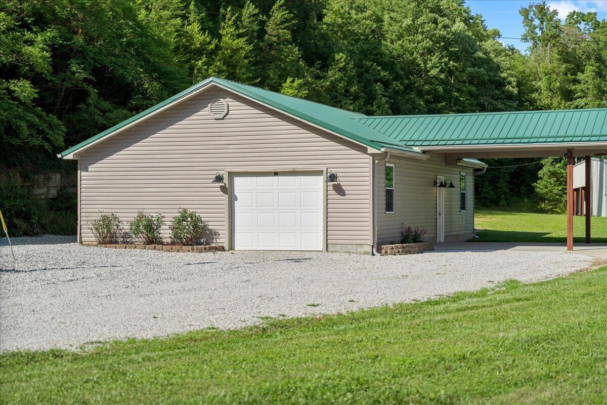3449 Barkers Branch Road Zoe, KY 41397 - Photo 37 of 58 37-IVA09201