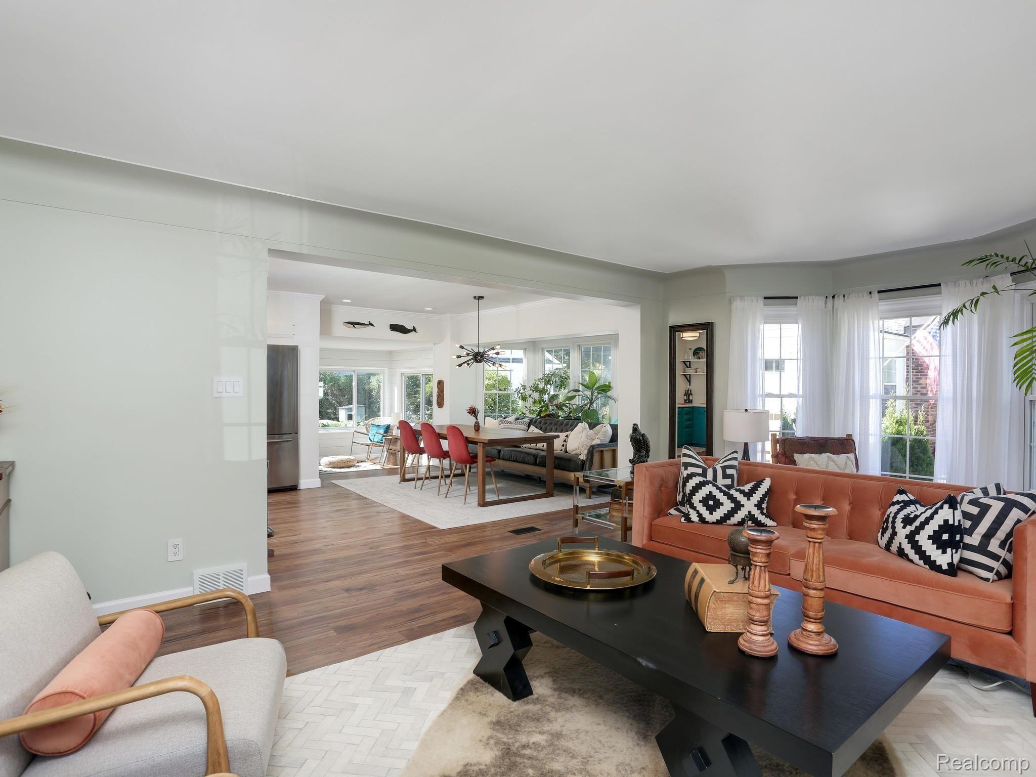 53 Vernier Road Grosse Pointe, MI 48236 - Photo 4 of 25 03.jpg
