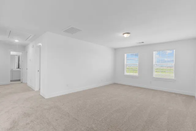 $387,990 | 359 Twin Lakes Boulevard West, West Columbia, TX 77486