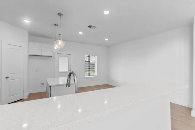 $387,990 | 359 Twin Lakes Boulevard West, West Columbia, TX 77486